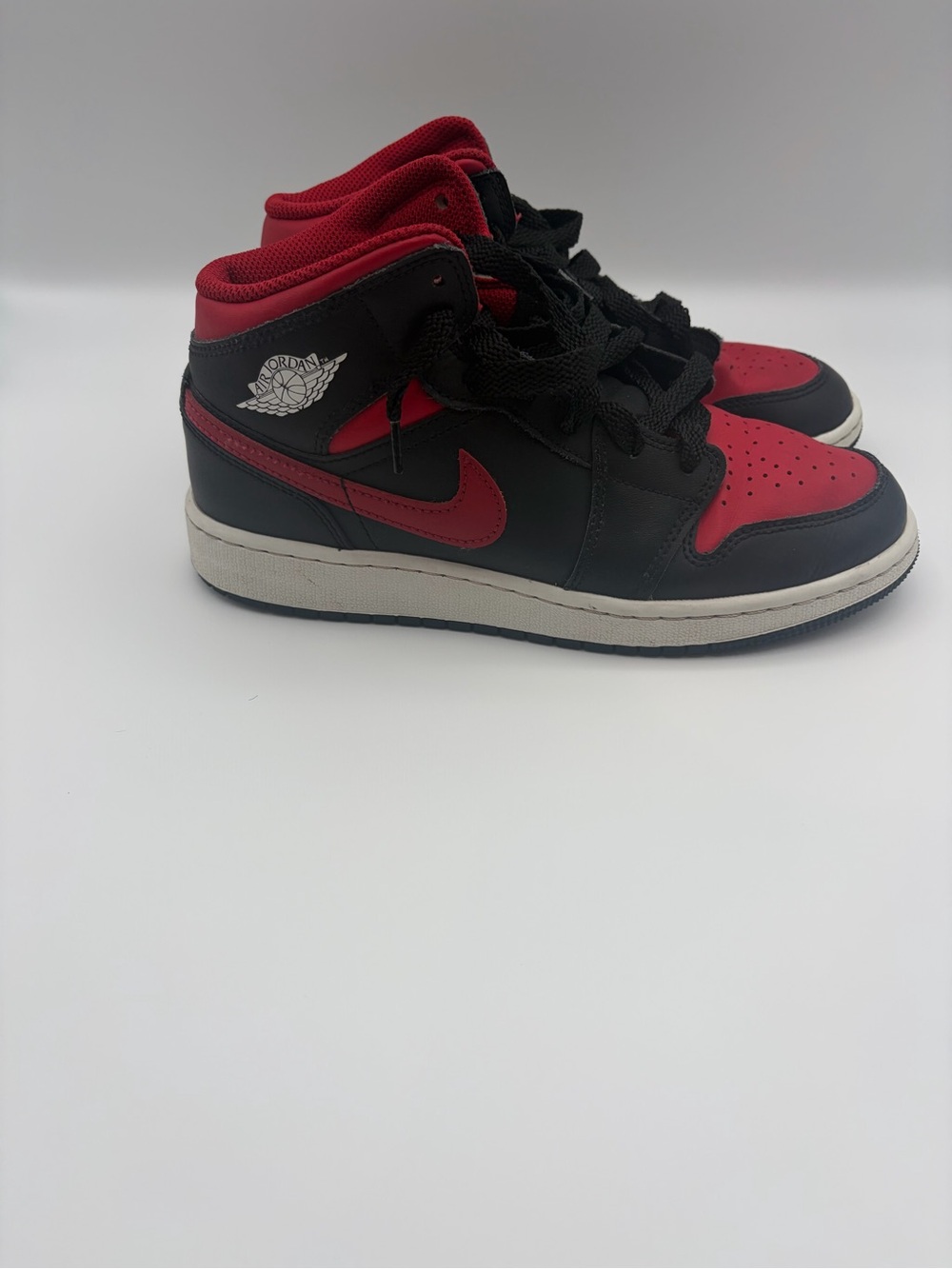 Kids High-Top Size 5 Basketball Sneakers - Black & Red